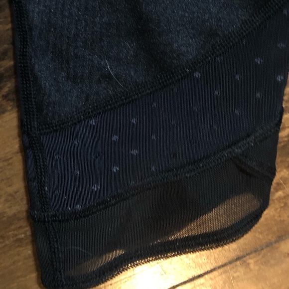 Lululemon Ladies Crops - Picture 5 of 6